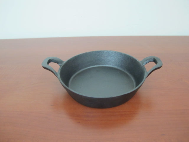 Round Cast Iron Pan; 18 cm